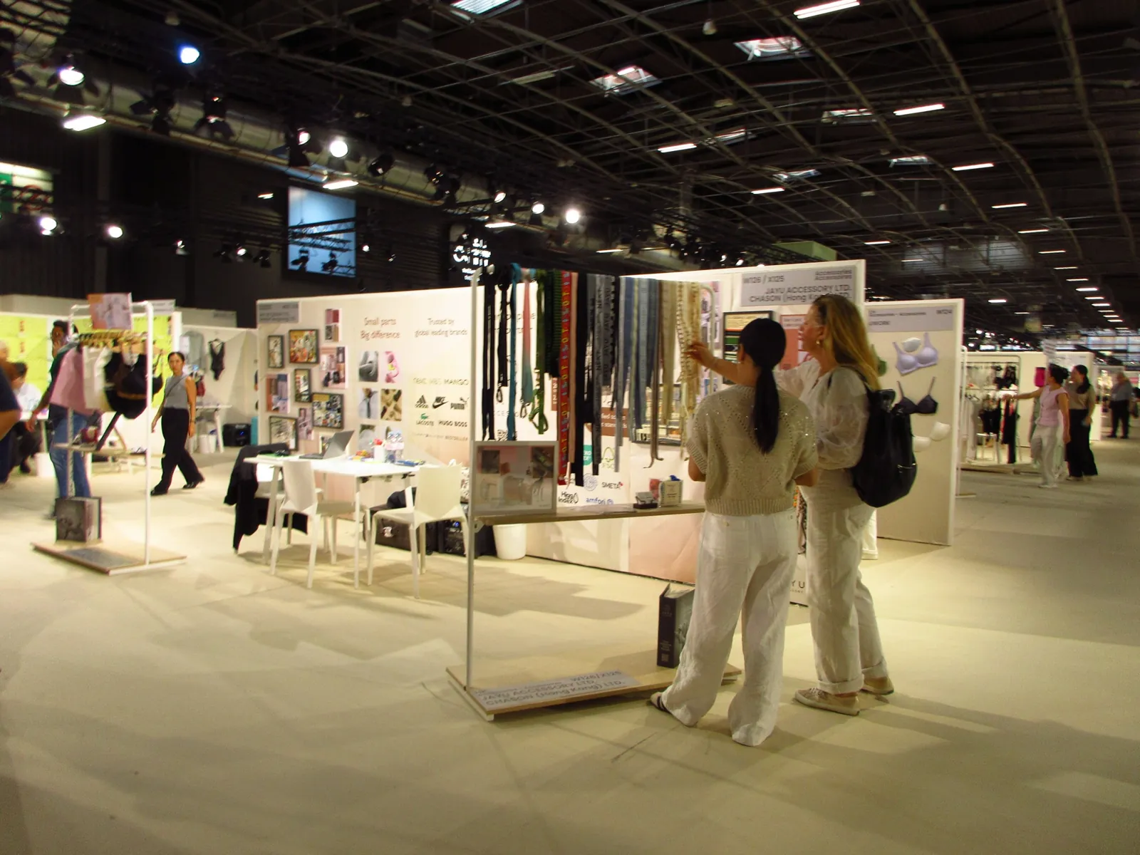 Visitors at the sample wall